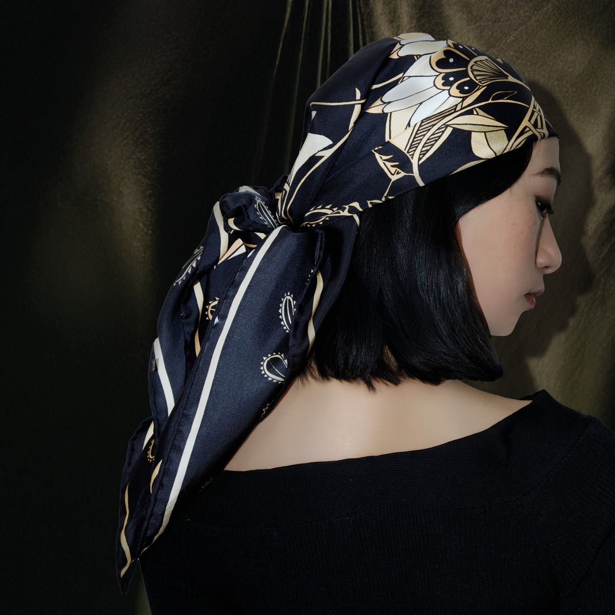 Carré de soie 90 Les Fleurs du Mal